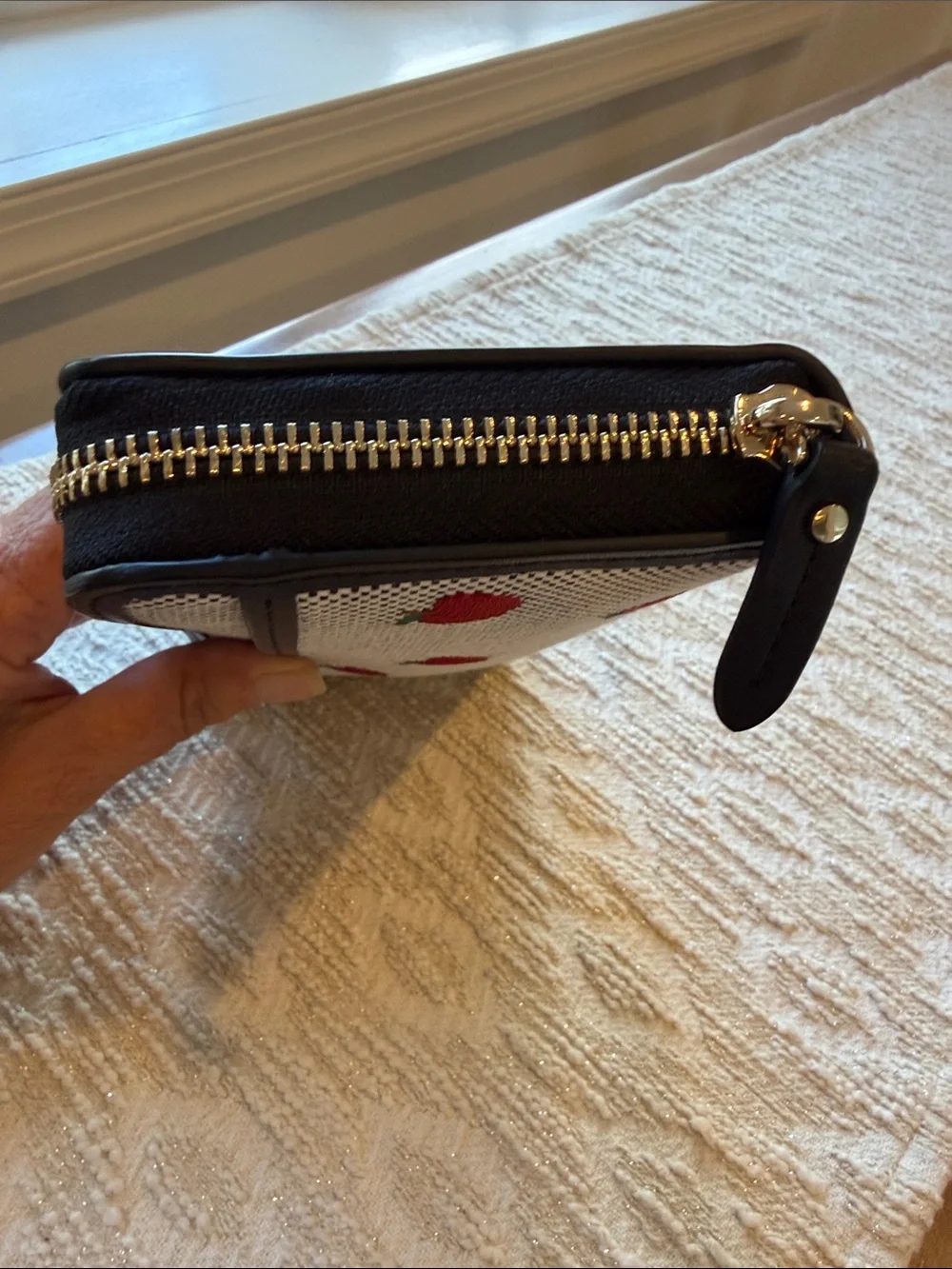 Kate Spade NY Ella Red Apple Toss Embroidered Black/Teed tone  Zip-Around Wallet